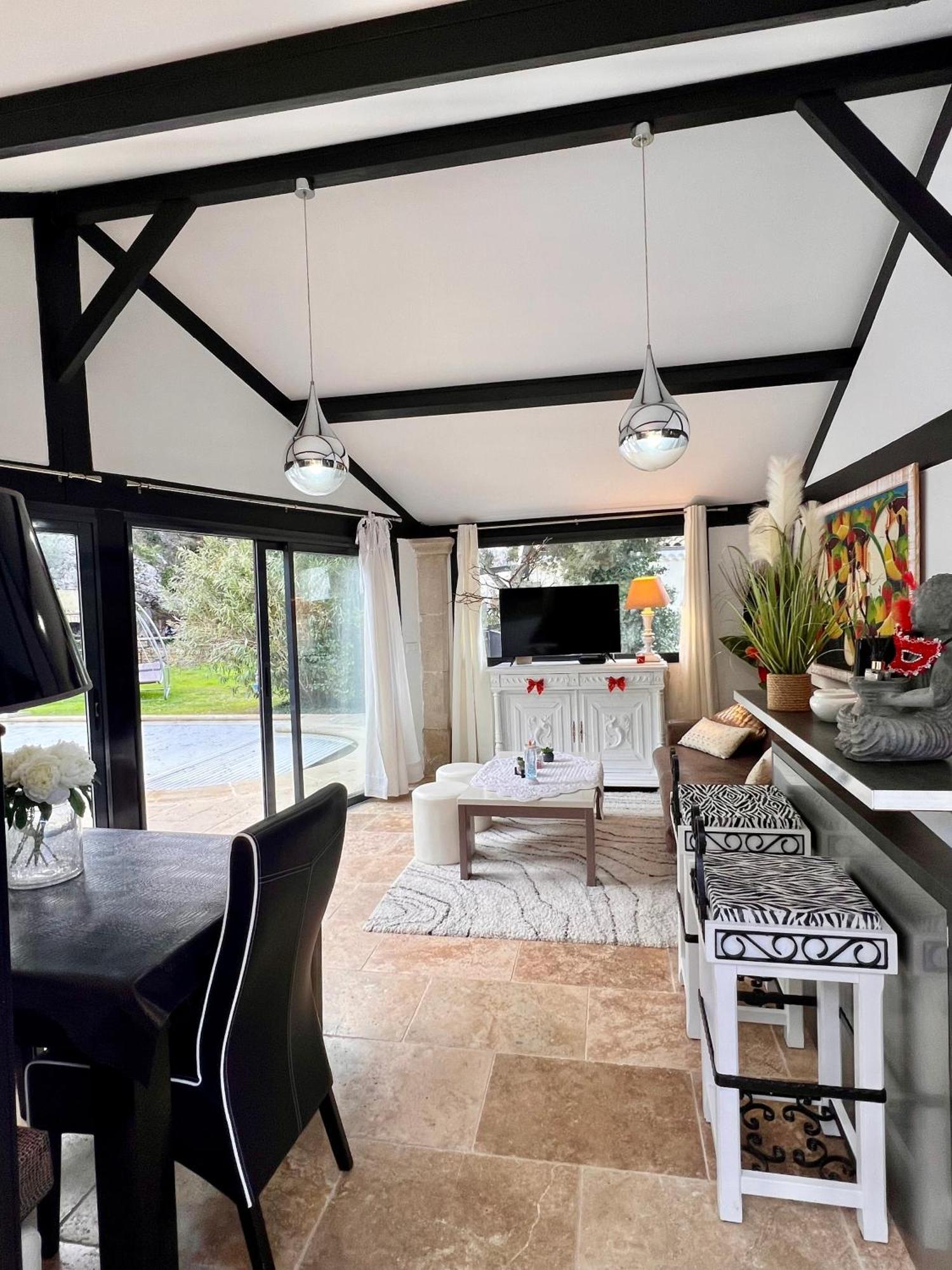 Gite des Estelles Axel avec espace Jacuzzi Cavaillon Extérieur photo